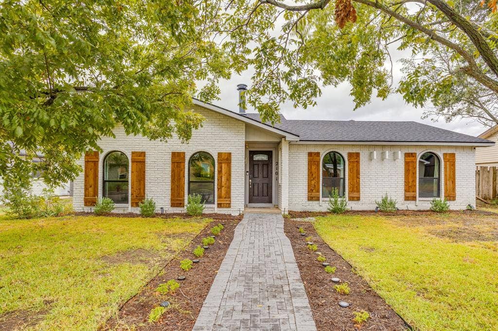 2101 Alder Trail, Grand Prairie, TX 75052