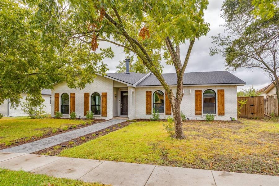 Property photo for 2101 Alder Trail, Grand Prairie, TX