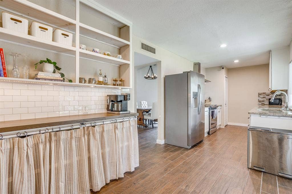 2101 Alder Trail, Grand Prairie, TX 75052