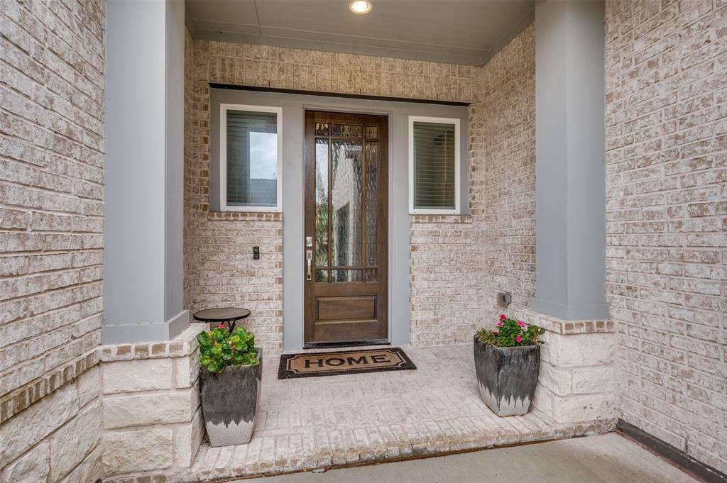 8044 Sarahville Drive, Dallas, TX 75252