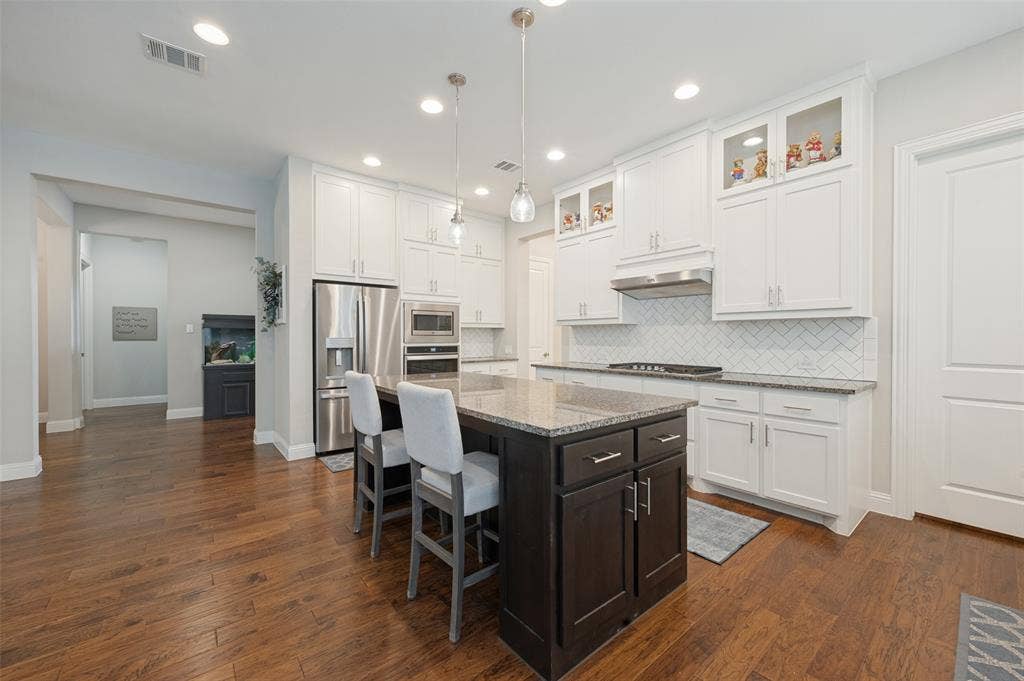 8044 Sarahville Drive, Dallas, TX 75252
