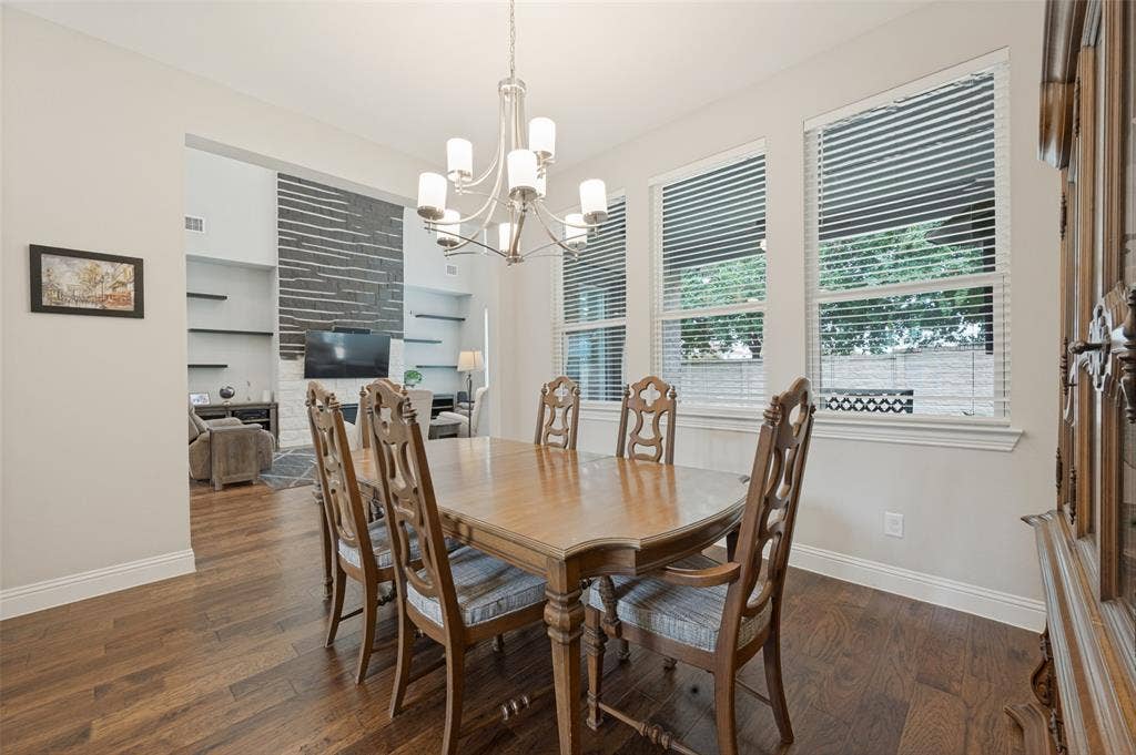 8044 Sarahville Drive, Dallas, TX 75252