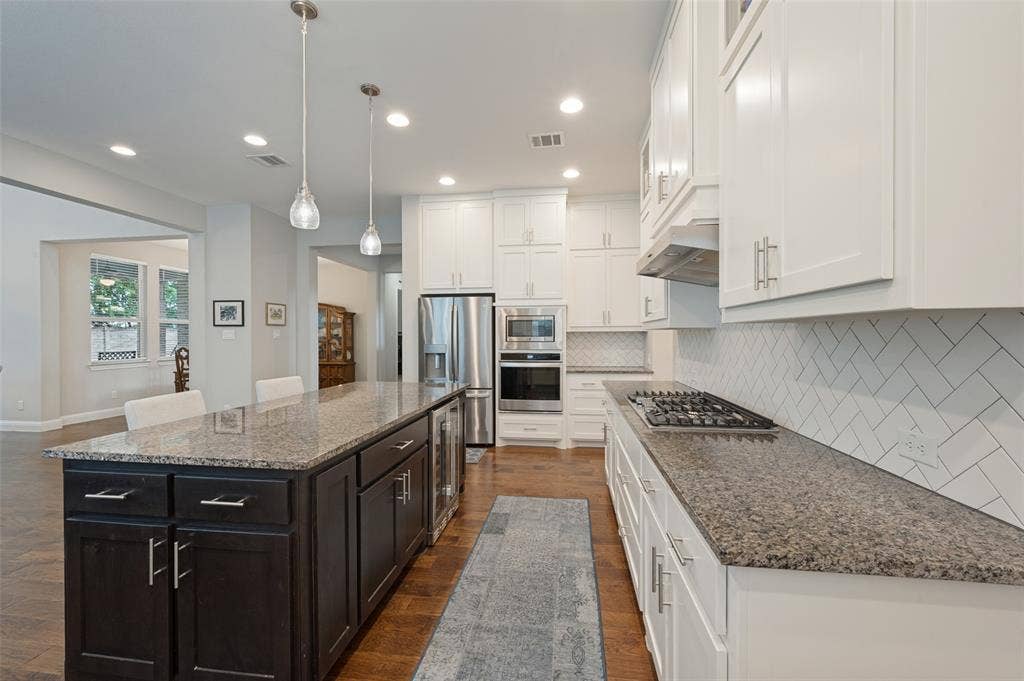 8044 Sarahville Drive, Dallas, TX 75252