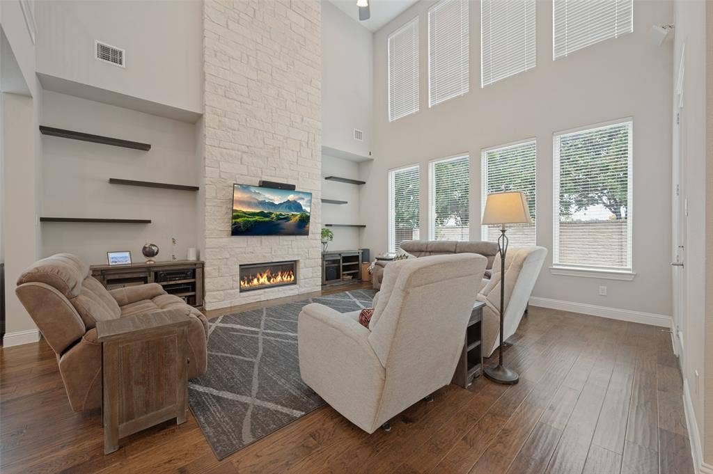 8044 Sarahville Drive, Dallas, TX 75252