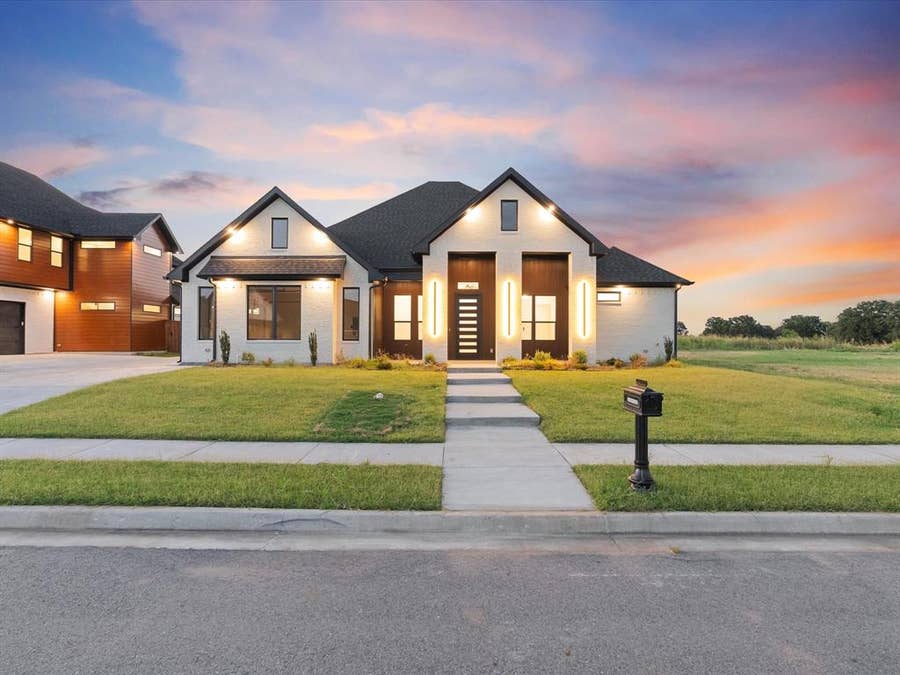 Property photo for 2012 Nichole Boulevard, Pottsboro, TX
