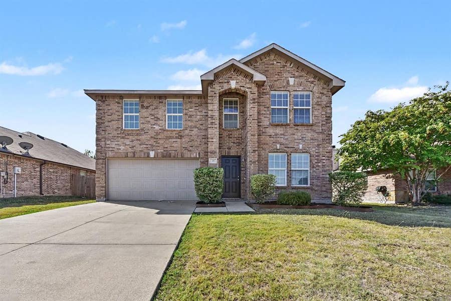 Property photo for 48 Daisy Drive, Fate, TX
