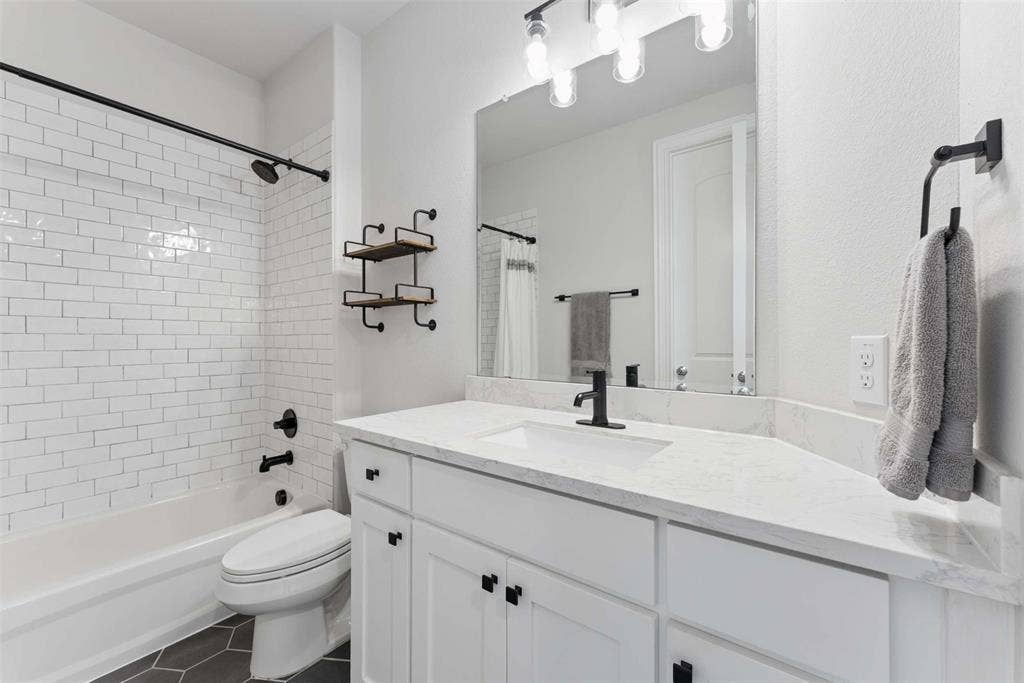 4516 Ravenbank Drive, Rockwall, TX 75087 4516 Ravenbank Drive, Rockwall, TX 75087