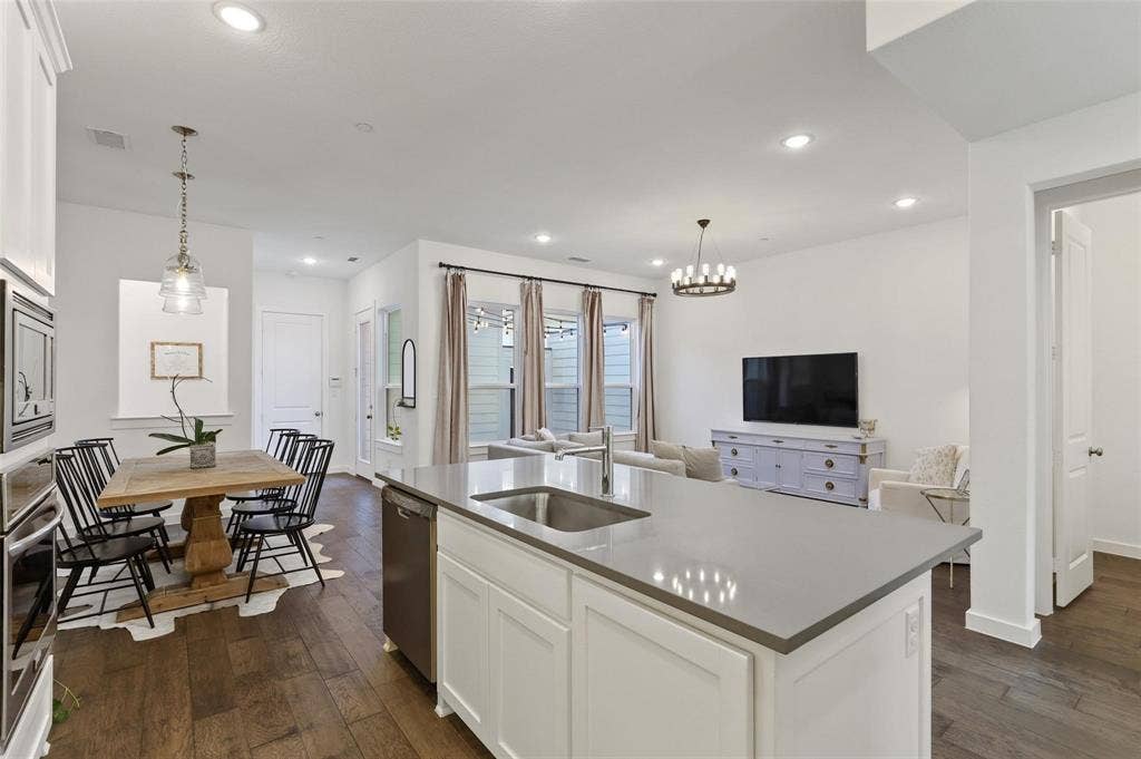 924 Marian Drive, Allen, TX 75013 924 Marian Drive, Allen, TX 75013