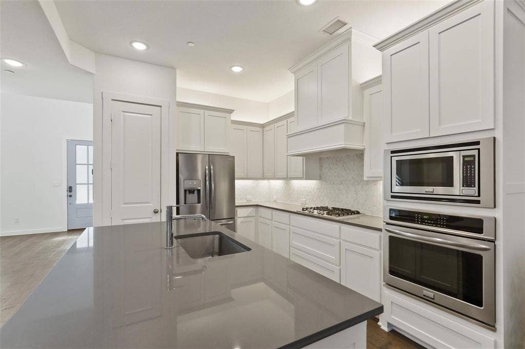 924 Marian Drive, Allen, TX 75013 924 Marian Drive, Allen, TX 75013