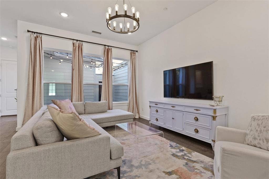 924 Marian Drive, Allen, TX 75013 924 Marian Drive, Allen, TX 75013