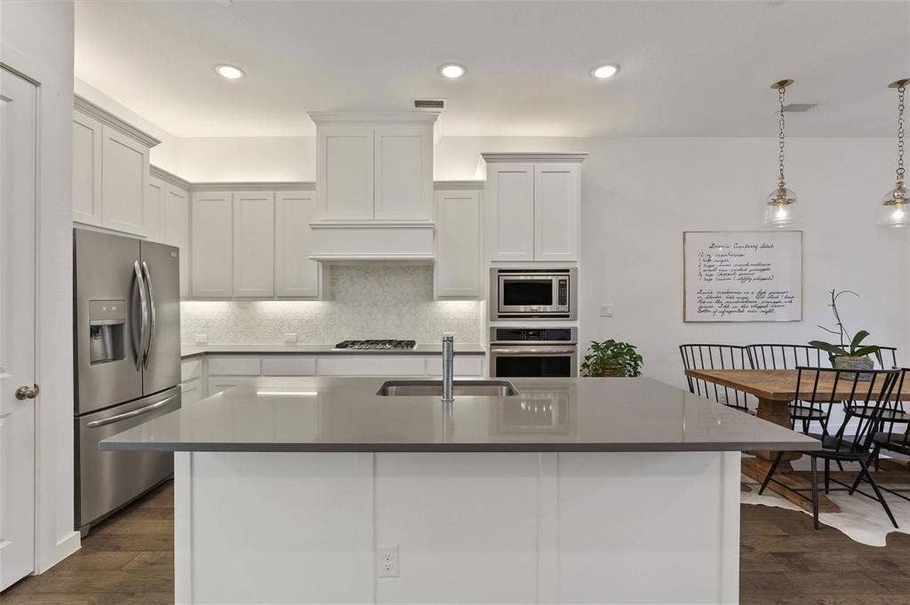 924 Marian Drive, Allen, TX 75013 924 Marian Drive, Allen, TX 75013