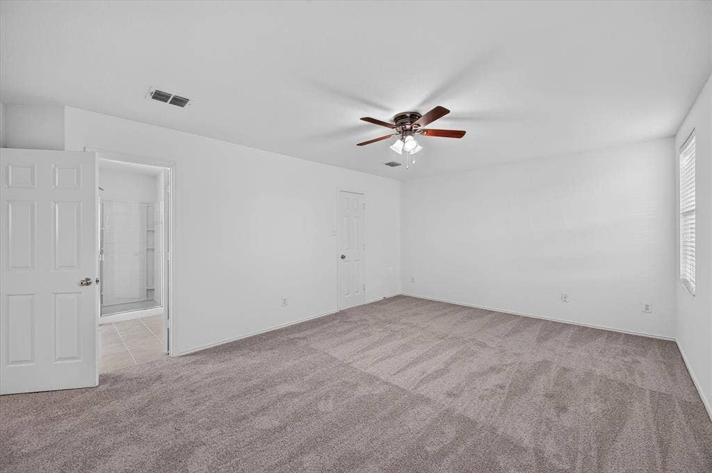 8417 Redheart Street, Arlington, TX 76002 8417 Redheart Street, Arlington, TX 76002