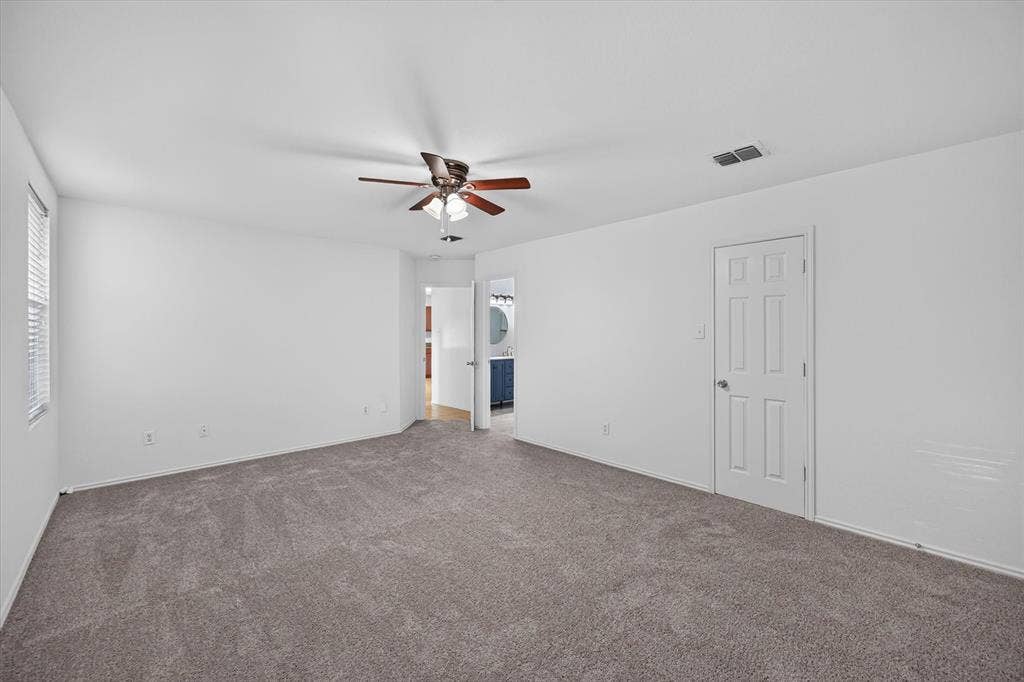 8417 Redheart Street, Arlington, TX 76002 8417 Redheart Street, Arlington, TX 76002