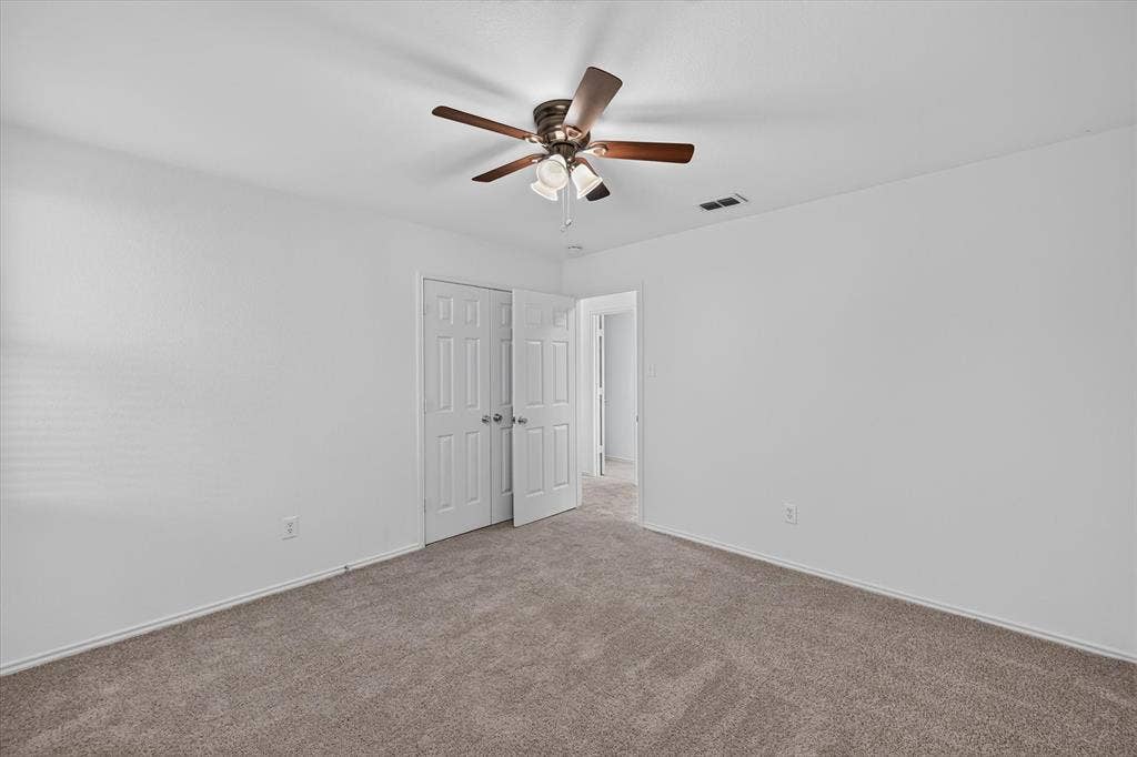 8417 Redheart Street, Arlington, TX 76002 8417 Redheart Street, Arlington, TX 76002