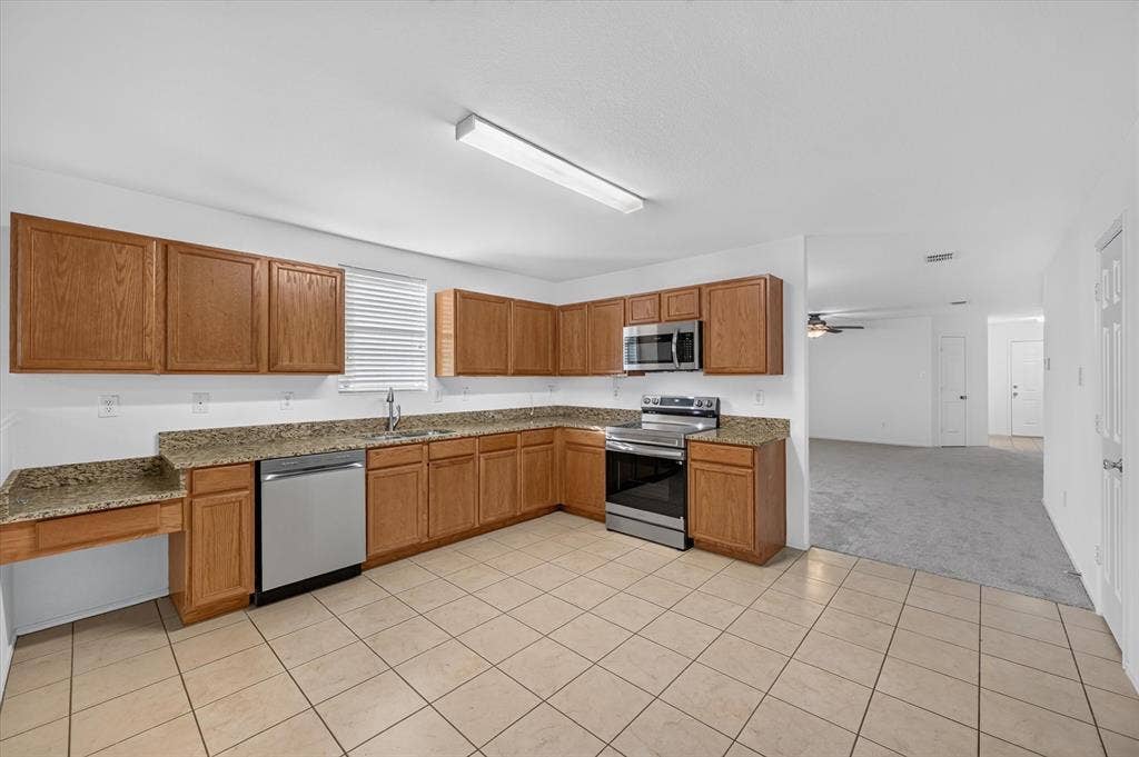 8417 Redheart Street, Arlington, TX 76002 8417 Redheart Street, Arlington, TX 76002
