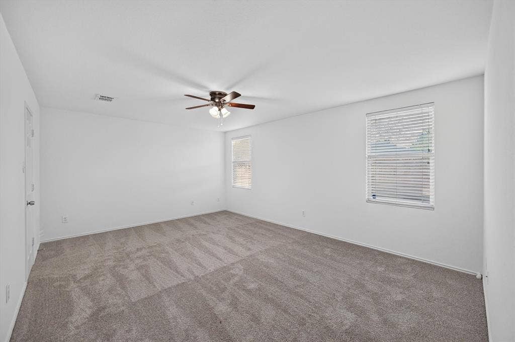 8417 Redheart Street, Arlington, TX 76002 8417 Redheart Street, Arlington, TX 76002