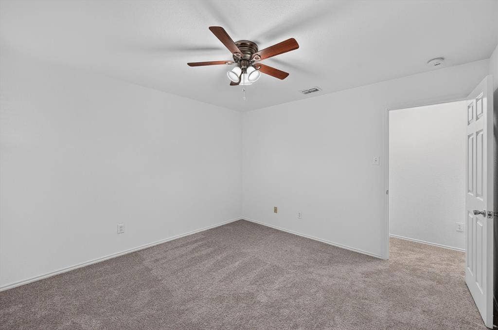 8417 Redheart Street, Arlington, TX 76002 8417 Redheart Street, Arlington, TX 76002