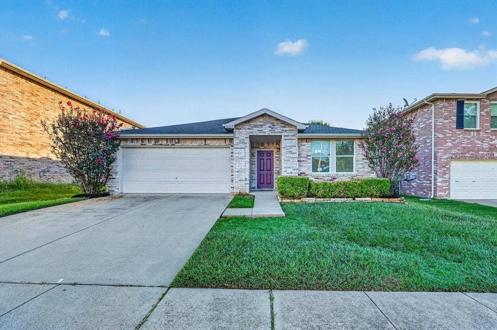 8417 Redheart Street, Arlington, TX 76002 8417 Redheart Street, Arlington, TX 76002