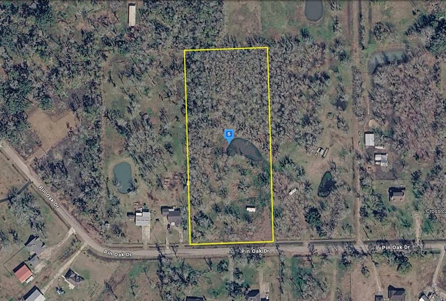 Property photo for 119 Pin Oak Drive, Angleton, TX