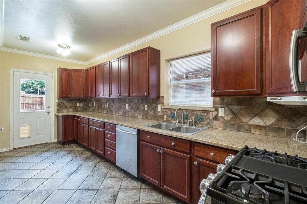 7156 Nicole Place, Dallas, TX 75252 7156 Nicole Place, Dallas, TX 75252