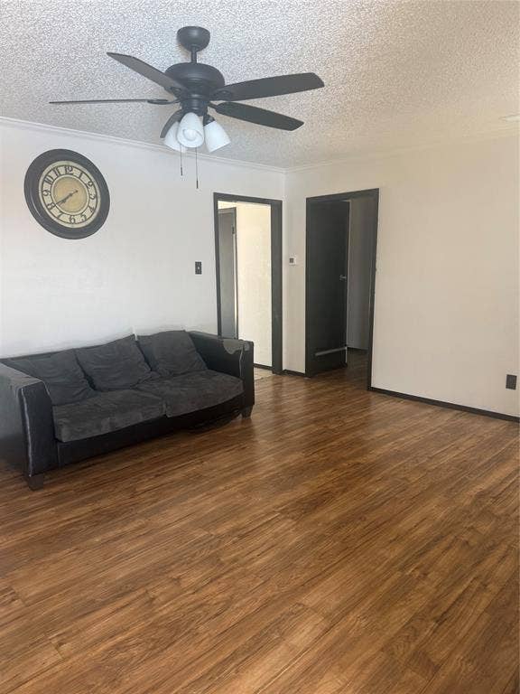 313 Linda Drive, Burleson, TX 76028 313 Linda Drive, Burleson, TX 76028