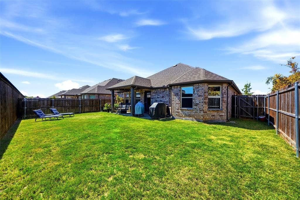 2208 Maplewood Drive, Melissa, TX 75454 2208 Maplewood Drive, Melissa, TX 75454