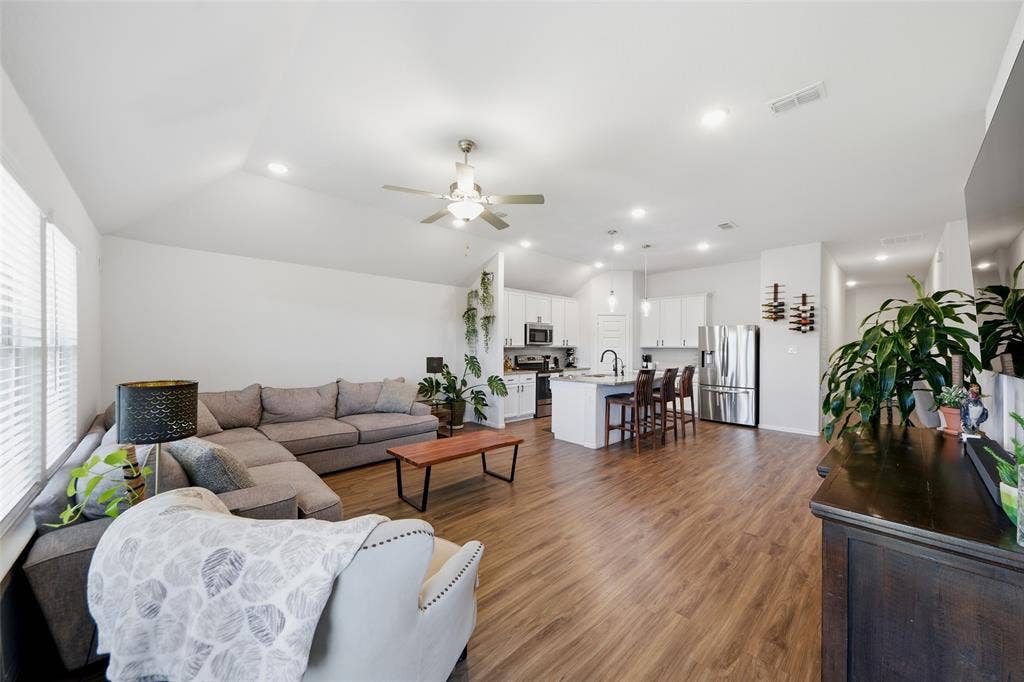 2208 Maplewood Drive, Melissa, TX 75454 2208 Maplewood Drive, Melissa, TX 75454