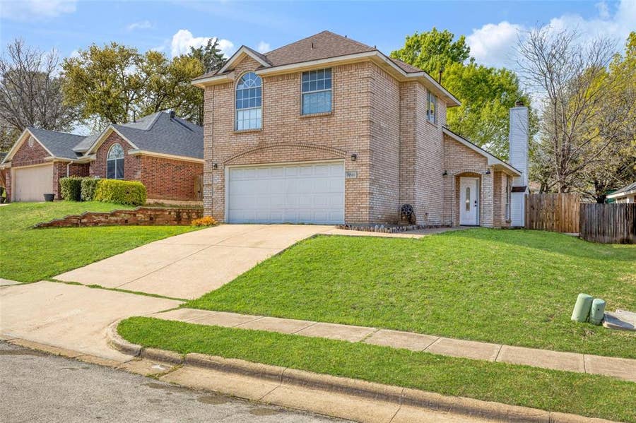 Property photo for 1031 Park Avenue, Carrollton, TX