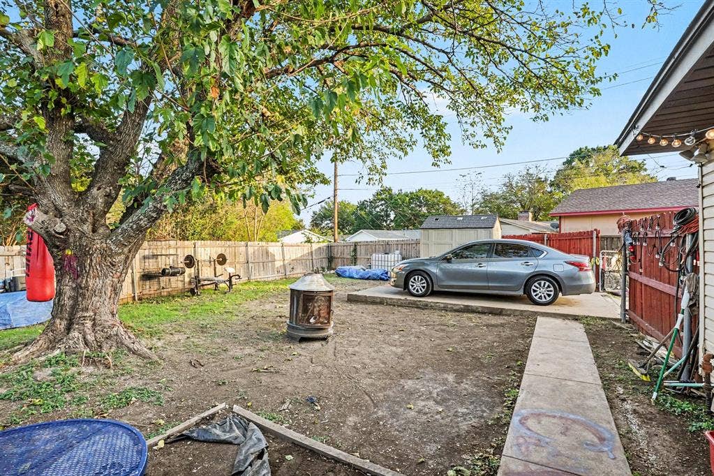 310 Blueberry Drive, Duncanville, TX 75116 310 Blueberry Drive, Duncanville, TX 75116