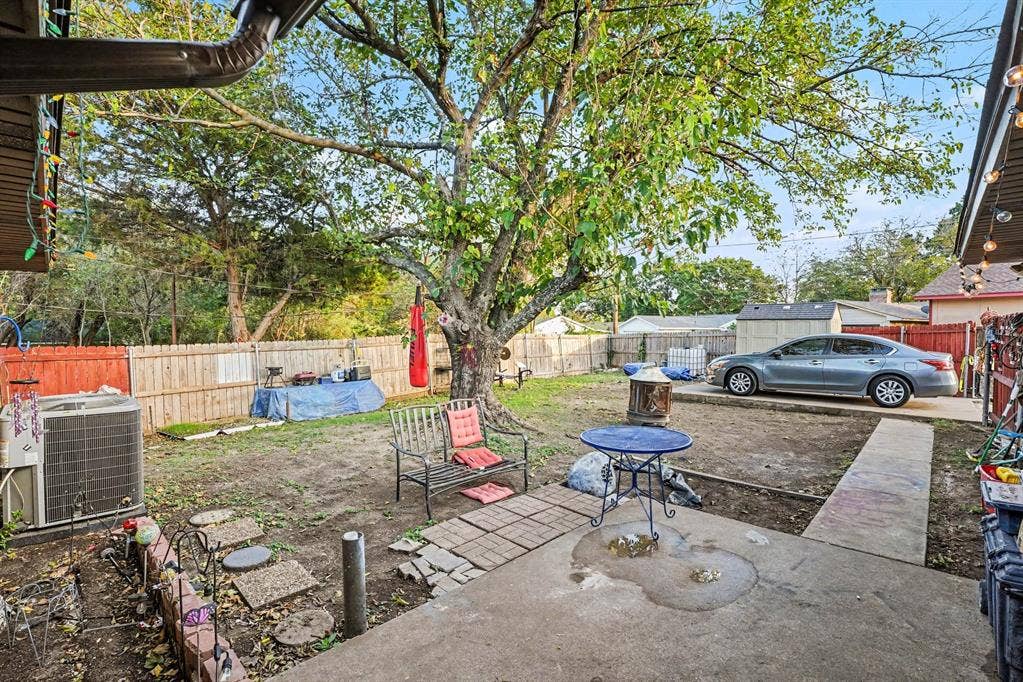 310 Blueberry Drive, Duncanville, TX 75116 310 Blueberry Drive, Duncanville, TX 75116