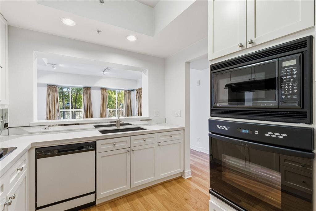 3401 Lee Parkway, #409, Dallas, TX 75219 3401 Lee Parkway, #409, Dallas, TX 75219