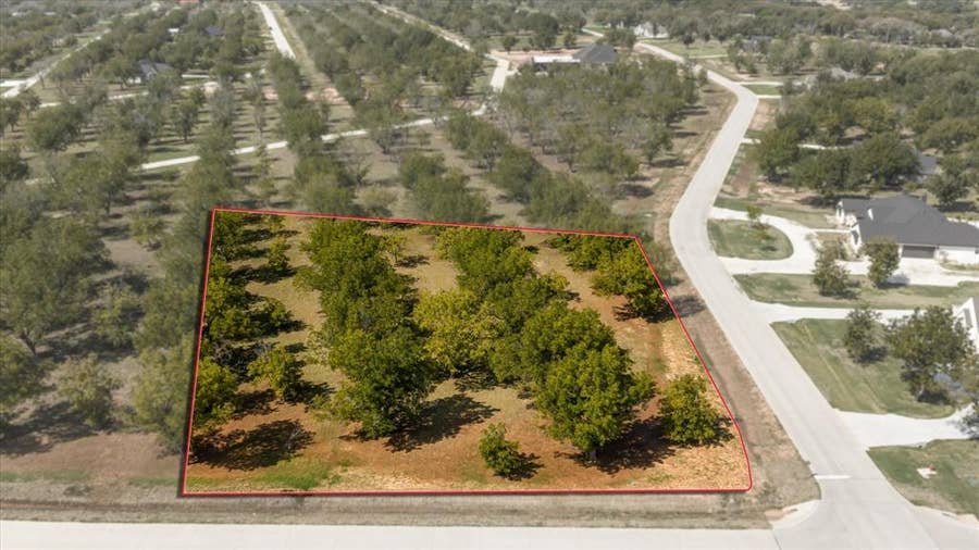 Property photo for 2013 Skylane Drive, Granbury, TX