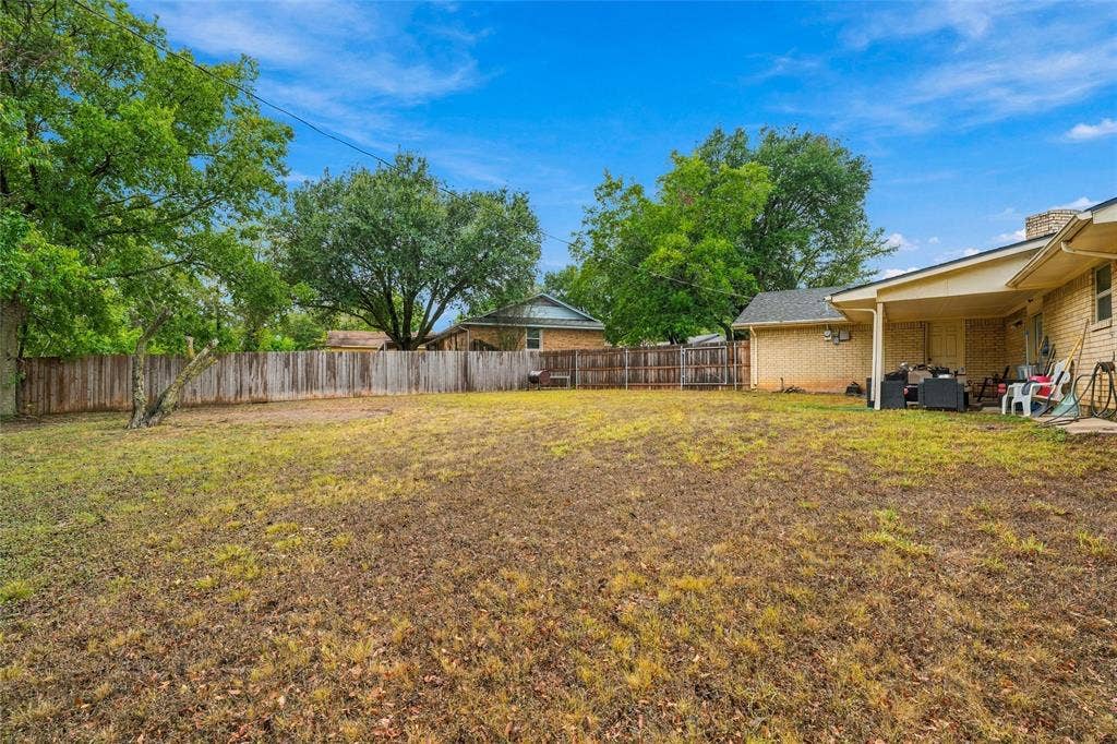 301 Brenda Drive, Hewitt, TX 76643 301 Brenda Drive, Hewitt, TX 76643