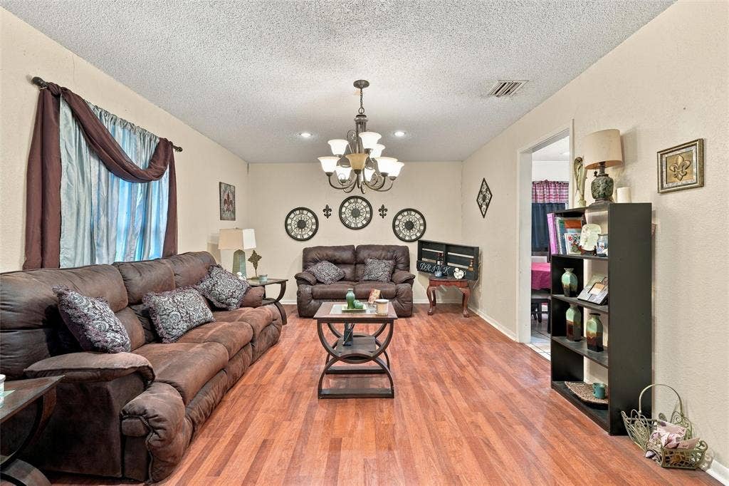 301 Brenda Drive, Hewitt, TX 76643 301 Brenda Drive, Hewitt, TX 76643