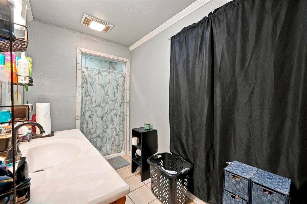 301 Brenda Drive, Hewitt, TX 76643 301 Brenda Drive, Hewitt, TX 76643