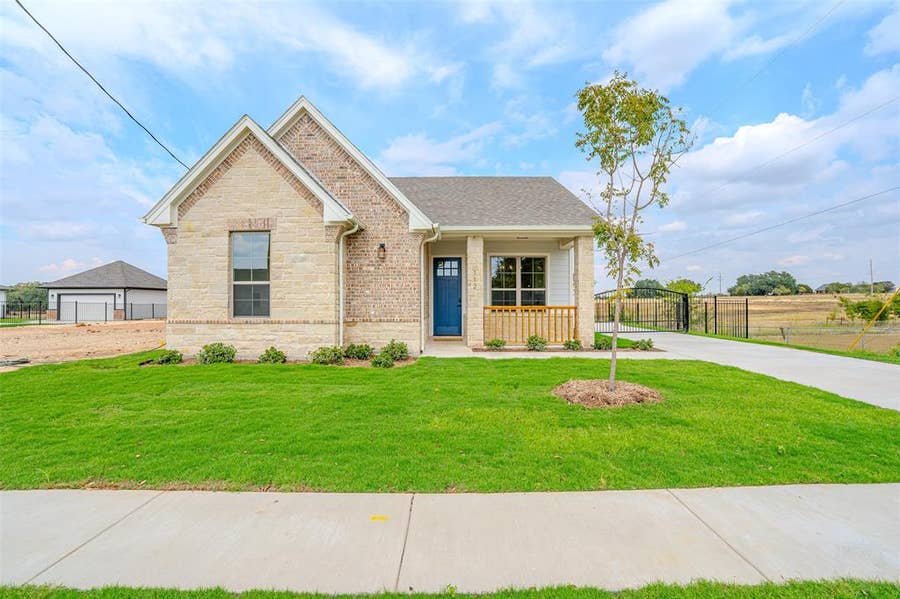 Property photo for 112 K Street, Meridian, TX