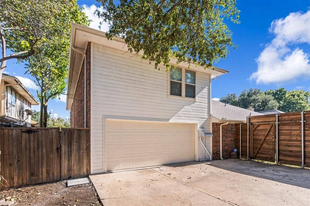 6423 Ridgemont Drive, Dallas, TX 75214 6423 Ridgemont Drive, Dallas, TX 75214