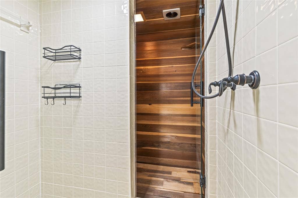 6423 Ridgemont Drive, Dallas, TX 75214 Shower and Sauna