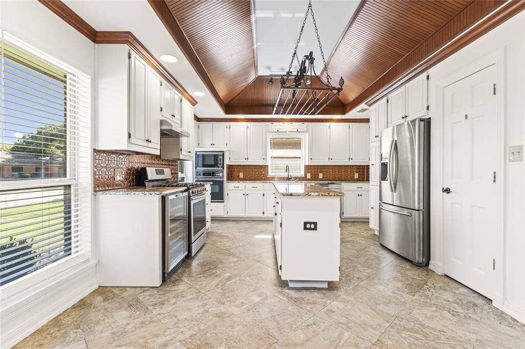 6423 Ridgemont Drive, Dallas, TX 75214 6423 Ridgemont Drive, Dallas, TX 75214
