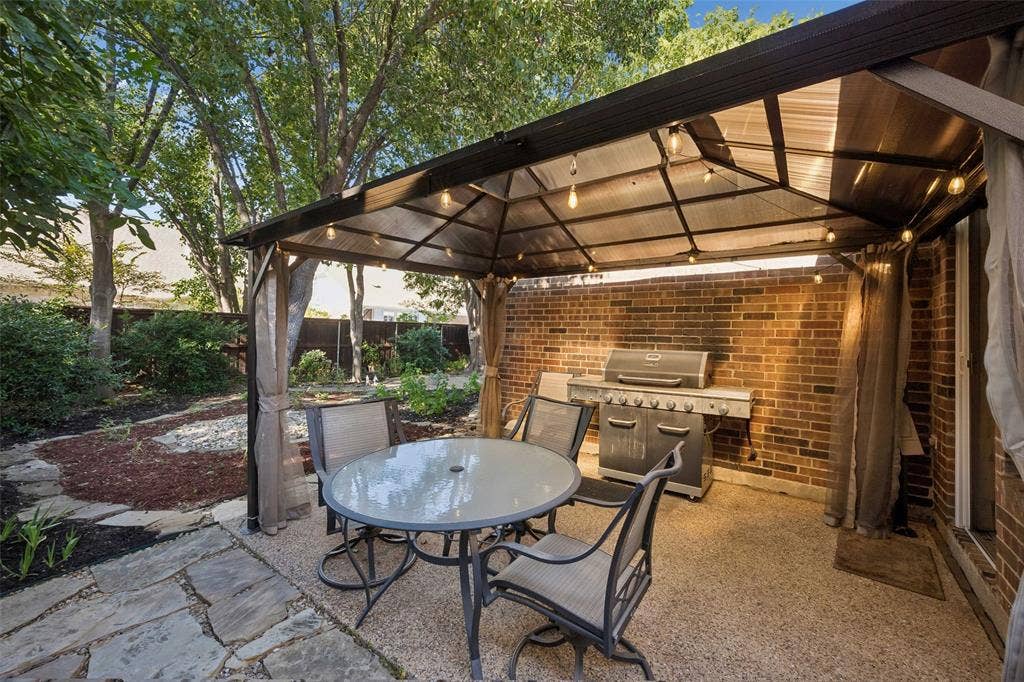 7947 Xavier Court, Dallas, TX 75218 7947 Xavier Court, Dallas, TX 75218