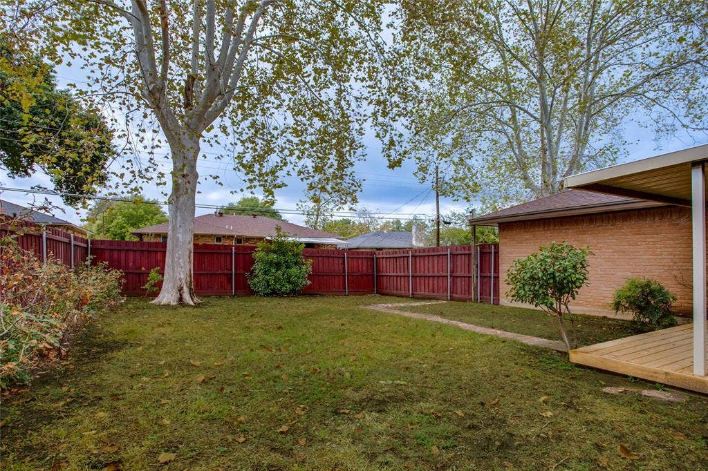 6945 Clearglen Drive, Dallas, TX 75232