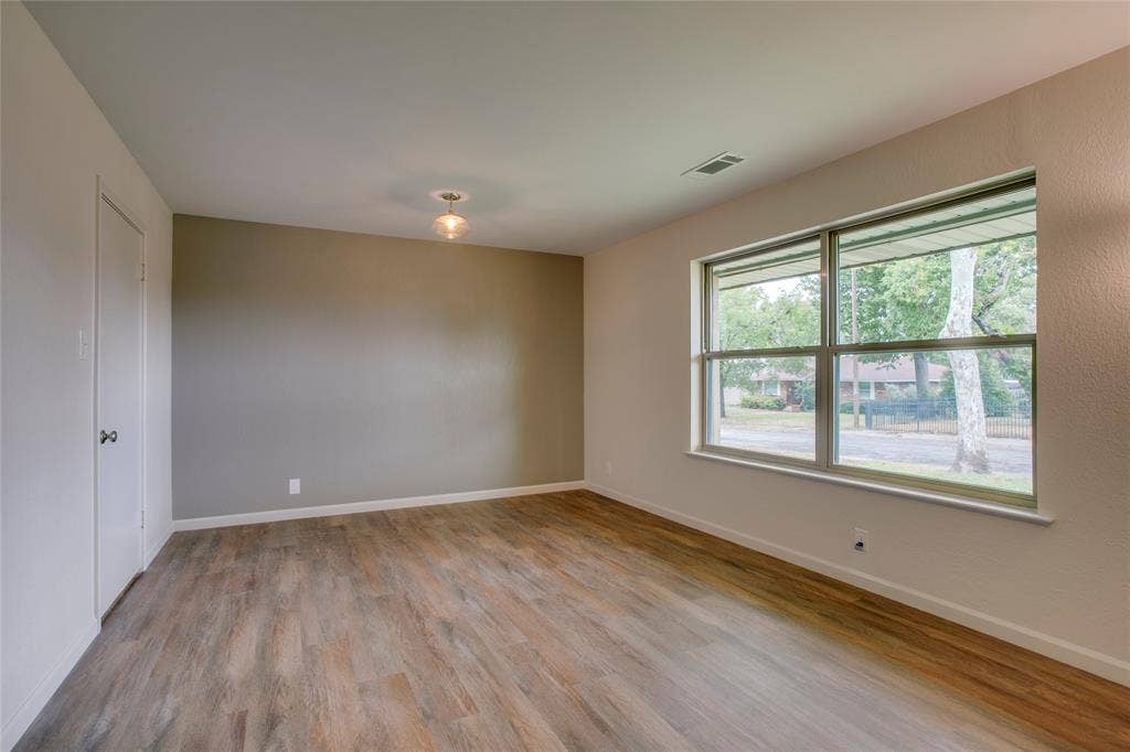 6945 Clearglen Drive, Dallas, TX 75232
