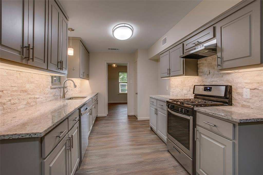 6945 Clearglen Drive, Dallas, TX 75232