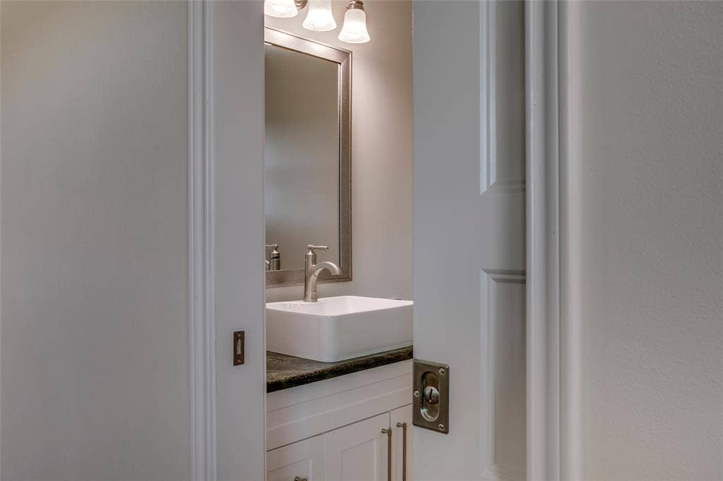 6945 Clearglen Drive, Dallas, TX 75232