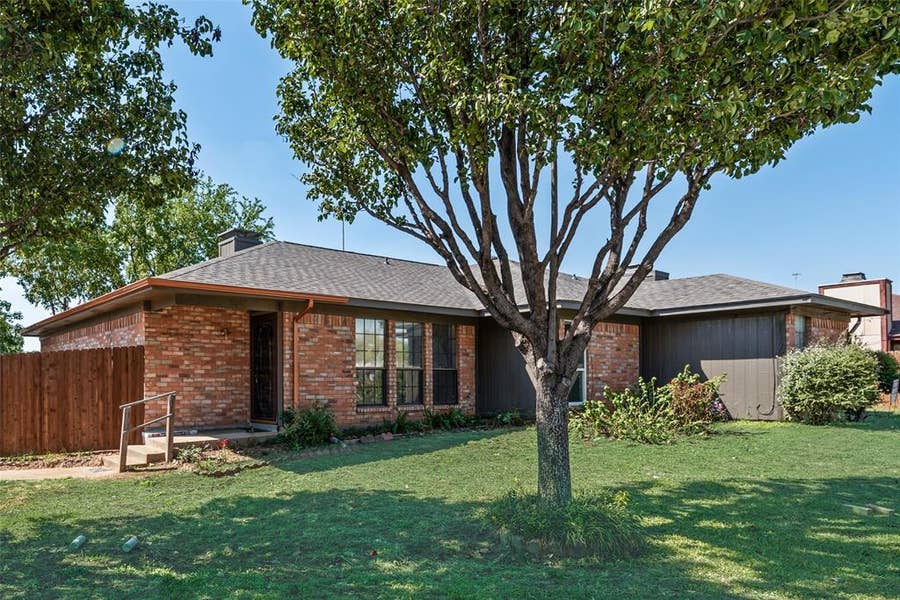 Property photo for 5126 Trail Dust Lane, Arlington, TX