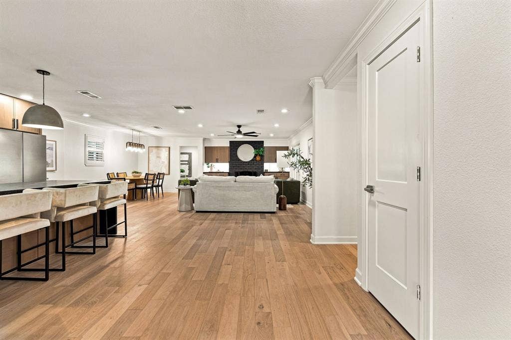 6837 Arboreal Drive, Dallas, TX 75231 6837 Arboreal Drive, Dallas, TX 75231