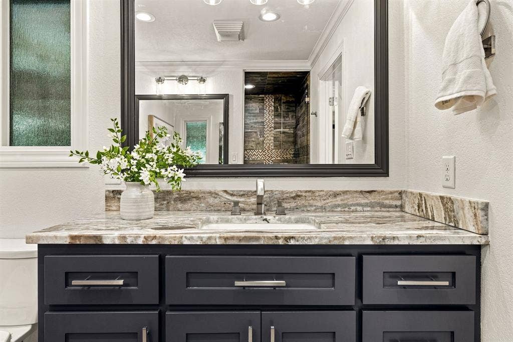 6837 Arboreal Drive, Dallas, TX 75231 6837 Arboreal Drive, Dallas, TX 75231