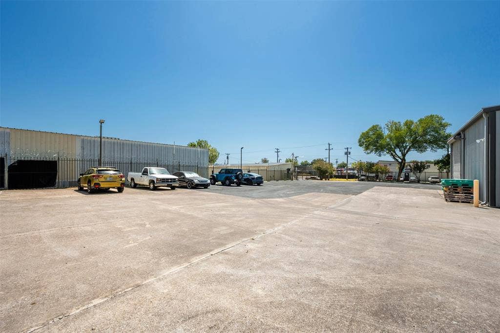 2655 Myrtle Springs Avenue, Dallas, TX 75220 2655 Myrtle Springs Avenue, Dallas, TX 75220
