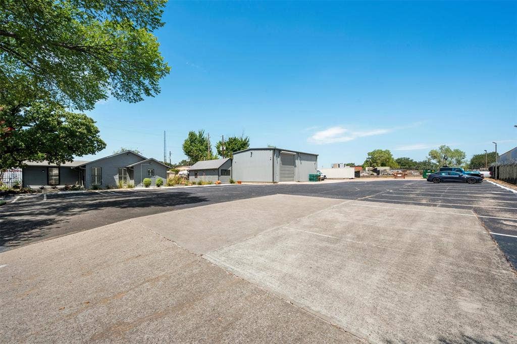 2655 Myrtle Springs Avenue, Dallas, TX 75220 2655 Myrtle Springs Avenue, Dallas, TX 75220