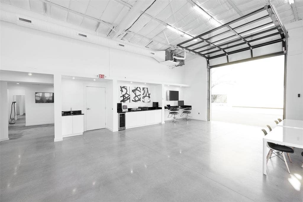 2655 Myrtle Springs Avenue, Dallas, TX 75220 2655 Myrtle Springs Avenue, Dallas, TX 75220